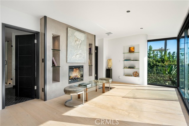 1782 Viewmont Drive, Los Angeles CA: https://media.crmls.org/medias/786e997d-2c6a-496d-a0d3-099b2c207677.jpg
