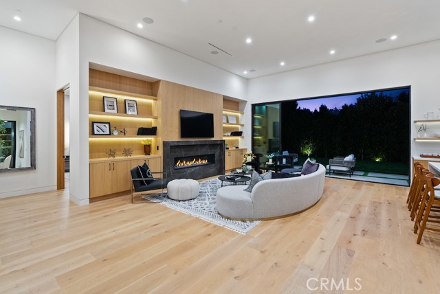 5727 Cahill Avenue, Tarzana CA: https://media.crmls.org/medias/786f54af-d6df-4c59-9e4e-ac5069f54cfa.jpg