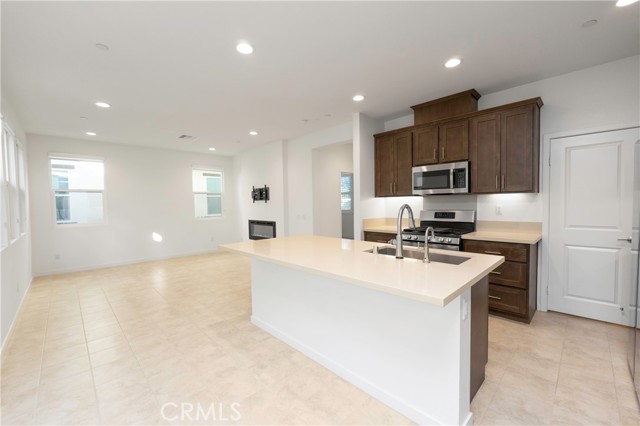 Detail Gallery Image 7 of 24 For 26149 Park Ave #46,  Loma Linda,  CA 92373 - 4 Beds | 3 Baths