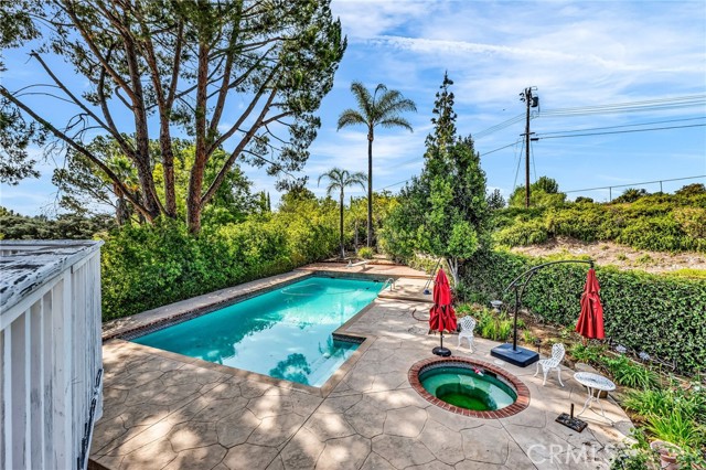 8404 Joan Lane, West Hills CA: https://media.crmls.org/medias/78721f80-517b-4516-8974-e2d81f3d4208.jpg