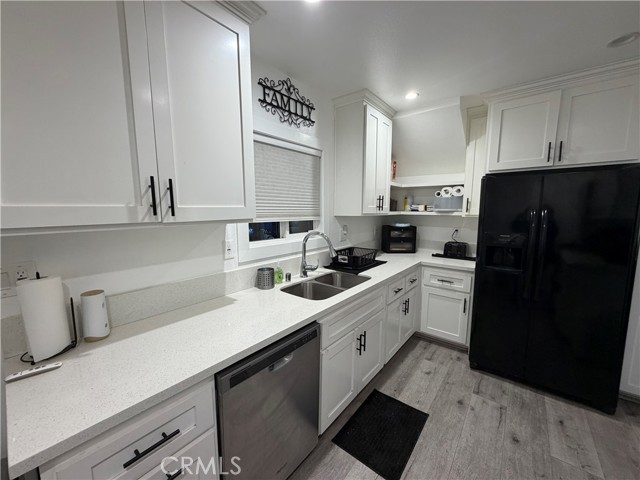 Detail Gallery Image 4 of 28 For 4622 W 156th, Lawndale,  CA 90260 - 3 Beds | 3 Baths