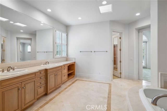 50 Old Course Drive, Newport Beach CA: https://media.crmls.org/medias/787320f5-48a9-4cf0-a3cd-34b8ea133411.jpg