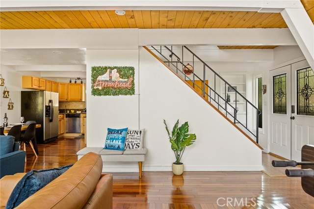 1296 Calgary Drive, Lake Arrowhead CA: https://media.crmls.org/medias/787322e3-be8d-471f-b1b1-e82b3a192d66.jpg