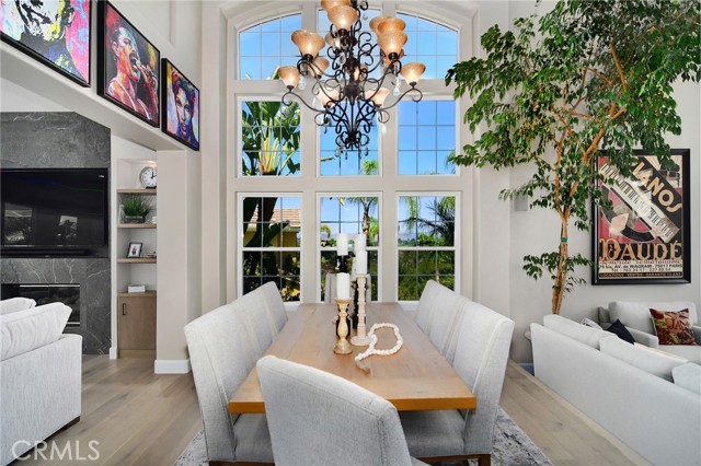 Detail Gallery Image 9 of 50 For 3941 Rock Hampton Dr, Tarzana,  CA 91356 - 5 Beds | 3 Baths