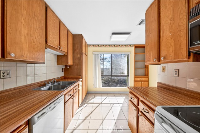 Detail Gallery Image 24 of 45 For 4210 via Arbolada #220,  Los Angeles,  CA 90042 - 2 Beds | 2 Baths