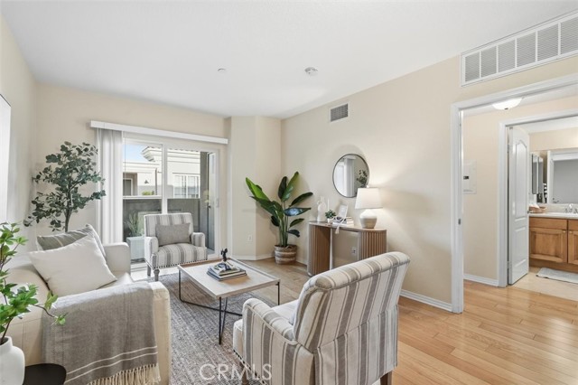 2750 Artesia, Redondo Beach, California 90278, 2 Bedrooms Bedrooms, ,1 BathroomBathrooms,Residential,For Sale,Artesia,SB25250754