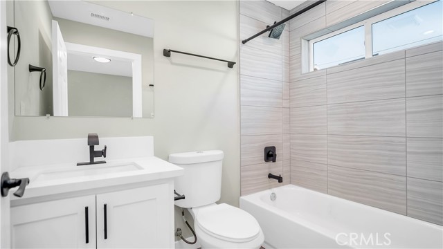 Detail Gallery Image 15 of 34 For 1031 1/2 N Cummings St, Los Angeles,  CA 90033 - 4 Beds | 4 Baths