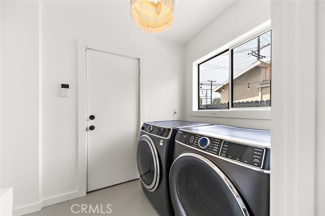 Detail Gallery Image 29 of 42 For 5681 E. Colorado St, Long Beach,  CA 90814 - 3 Beds | 2/1 Baths