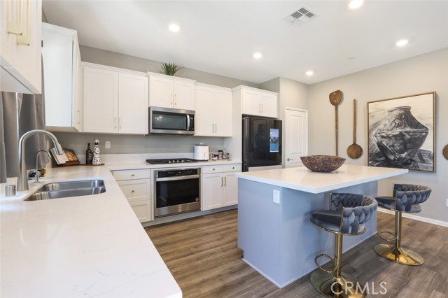 Detail Gallery Image 5 of 38 For 28307 Memory, Winchester,  CA 92596 - 4 Beds | 3/1 Baths