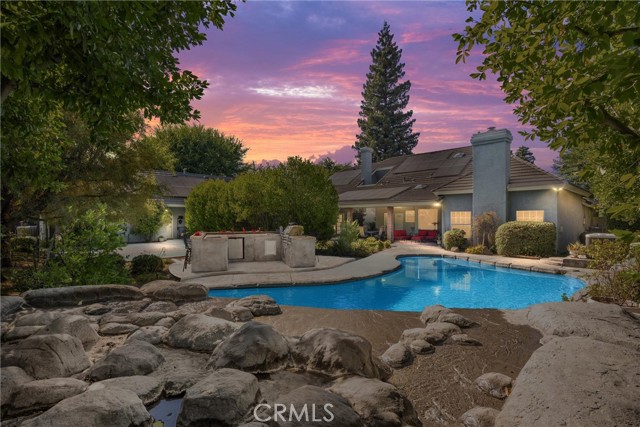 Detail Gallery Image 58 of 72 For 8905 Saint Cloud Ln, Bakersfield,  CA 93311 - 4 Beds | 4/1 Baths