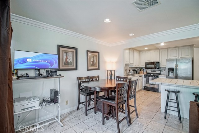 Detail Gallery Image 15 of 54 For 27123 Crossglade Ave #4,  Canyon Country,  CA 91351 - 2 Beds | 2 Baths