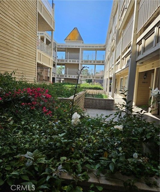 Detail Gallery Image 7 of 10 For 306 E Chestnut Ave #F,  Santa Ana,  CA 92701 - 1 Beds | 1 Baths