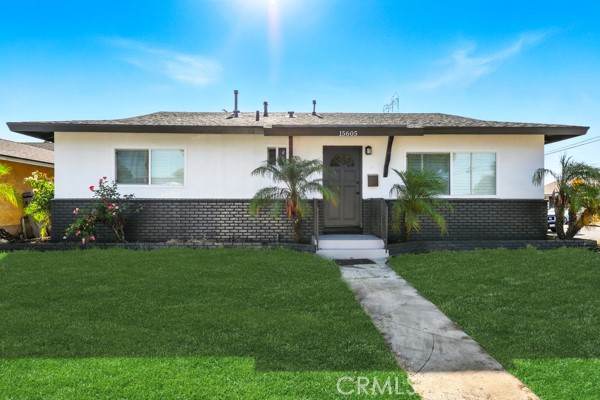 15605 Kervin Avenue, Paramount CA: https://media.crmls.org/medias/78785955-827c-4bf3-b8d6-283a74166192.jpg