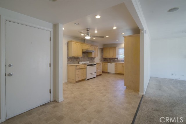 6112 Shields Drive, Huntington Beach CA: https://media.crmls.org/medias/78786933-4054-4f5f-8f20-6c5ba1f35892.jpg