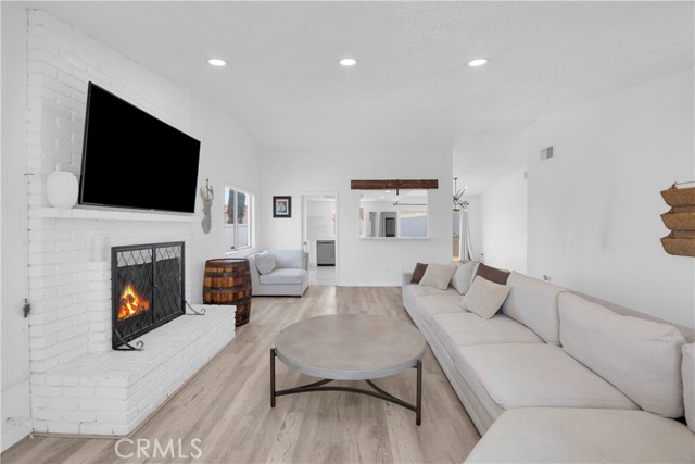 29817 Sloop Drive, Canyon Lake CA: https://media.crmls.org/medias/7878c707-ef5a-4699-bc12-eb69dcecf909.jpg