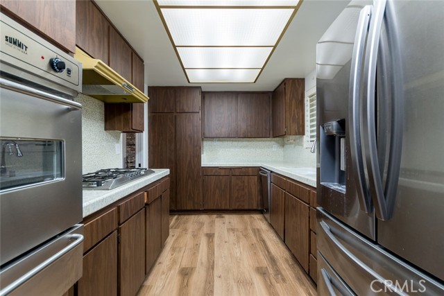 Detail Gallery Image 15 of 50 For 303 S Kenneth Rd, Burbank,  CA 91501 - 7 Beds | 6 Baths