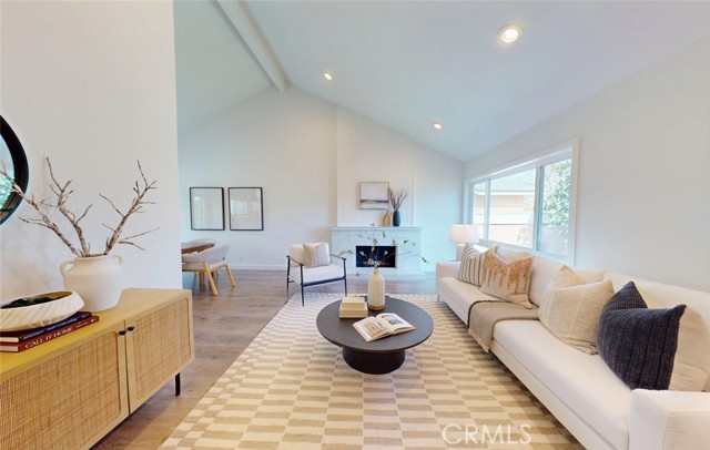 Detail Gallery Image 10 of 30 For 14751 Foxcroft, Tustin,  CA 92780 - 4 Beds | 2 Baths