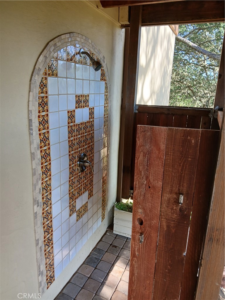 https://media.crmls.org/medias/7879a3f3-bbd7-4a98-8be4-da6a27ae7ba1.jpg?preset=X-Large