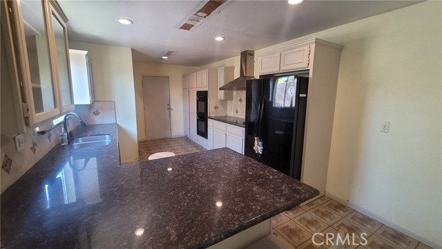 1100 E 215th Place, Carson CA: https://media.crmls.org/medias/7879d91e-7903-49f4-83a5-c4a634c7166d.jpg