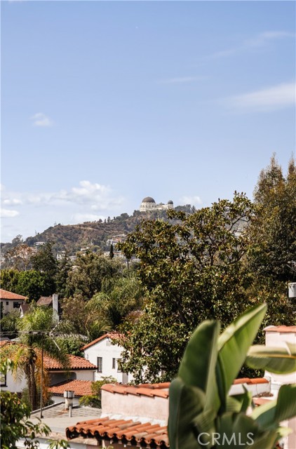 Detail Gallery Image 26 of 39 For 3950 Franklin Ave, Los Angeles,  CA 90027 - 3 Beds | 3/1 Baths