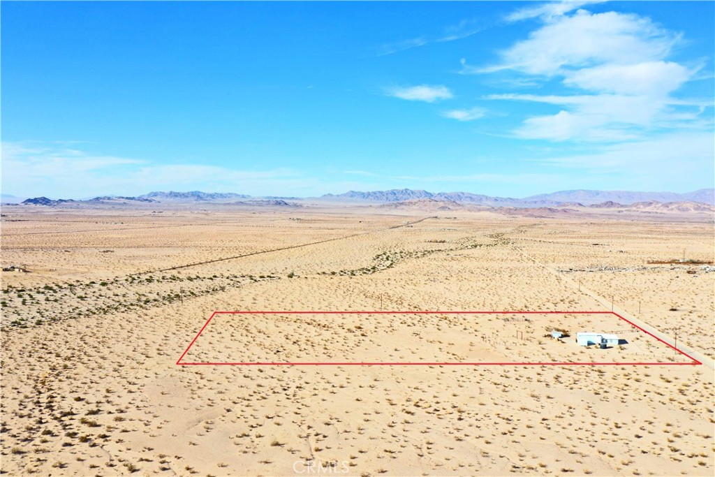 https://media.crmls.org/medias/787af4ee-419a-4079-befc-e19a1bccc333.jpg?preset=X-Large