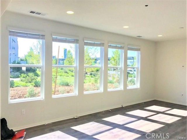 Detail Gallery Image 5 of 28 For 125 Fixie, Irvine,  CA 92618 - 3 Beds | 3 Baths