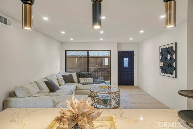 12938 Valleyheart Drive, Studio City CA: https://media.crmls.org/medias/787b92e4-ea65-488b-89cf-bc296ea1bc98.jpg