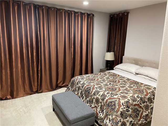 186 Rose Arch, Irvine CA: https://media.crmls.org/medias/787bab35-6d33-412d-907e-b99a77ea1c4c.jpg