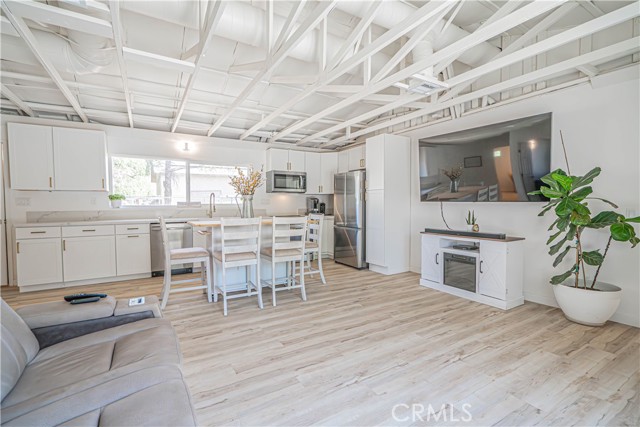 35356 Sierra Vista Drive, Agua Dulce CA: https://media.crmls.org/medias/787bd2ff-4195-4fe8-8766-72b6b726a78e.jpg