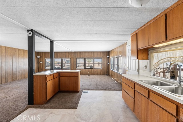 2121 Nadeau Street, Mojave CA: https://media.crmls.org/medias/787c72e9-084b-42bd-9916-8650c0c89569.jpg