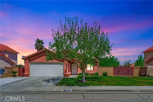 Detail Gallery Image 1 of 1 For 1739 Michael Dr, Lancaster,  CA 93535 - 3 Beds | 2 Baths