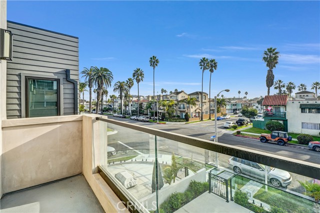 Detail Gallery Image 39 of 45 For 125 8th St, Huntington Beach,  CA 92648 - 3 Beds | 3/1 Baths