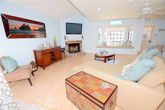 240 Broadway, Redondo Beach, California 90277, 3 Bedrooms Bedrooms, ,1 BathroomBathrooms,Residential,Sold,Broadway,SB17033928