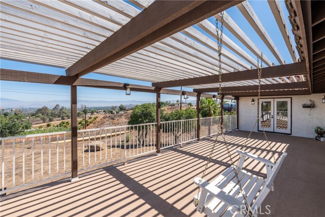 16066 Rancho Verde Circle, Riverside CA: https://media.crmls.org/medias/787dab4a-9d2d-47e8-8f19-33b2d2b06e94.jpg