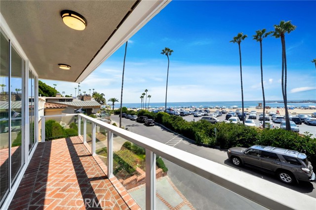 3116 Breakers Drive, Corona del Mar CA: https://media.crmls.org/medias/787dc40f-306f-4585-a9a4-208a77976156.jpg