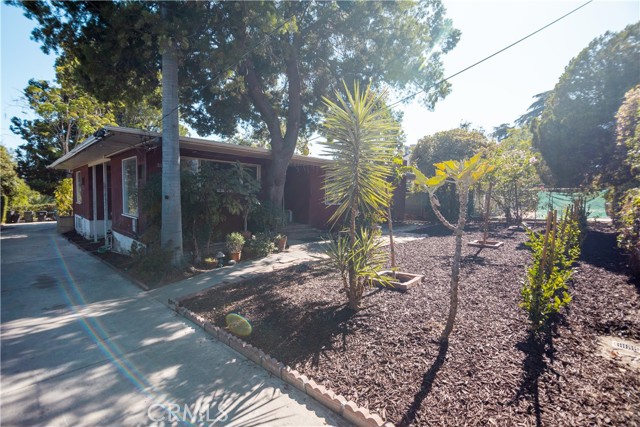 318 E Laurel Avenue, Sierra Madre CA: https://media.crmls.org/medias/787de775-3ca5-4684-84d2-1af48e954452.jpg