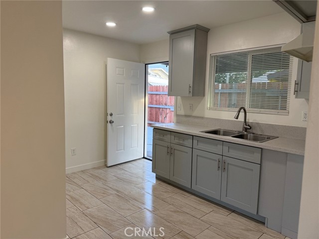 Detail Gallery Image 2 of 13 For 5118 Lincoln, Chino,  CA 91710 - 3 Beds | 2 Baths