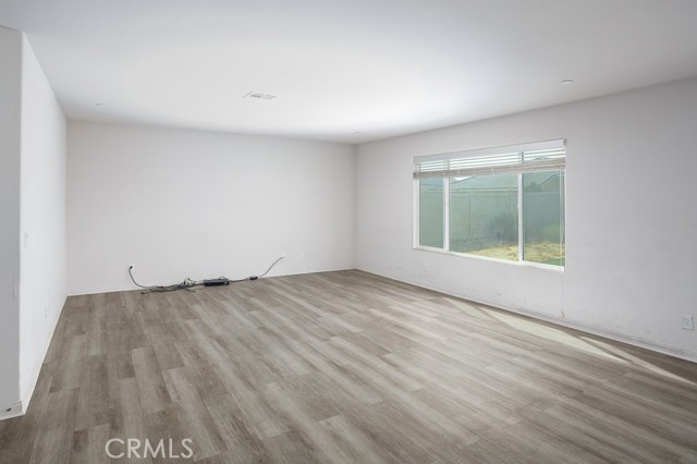 Detail Gallery Image 6 of 28 For 3606 E Avenue J3, Lancaster,  CA 93535 - 4 Beds | 3 Baths