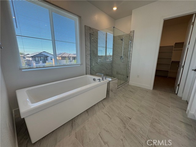 Detail Gallery Image 25 of 28 For 114 Pansy, Irvine,  CA 92618 - 5 Beds | 5 Baths