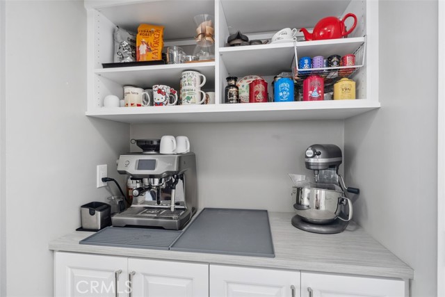 14801 Mayten Avenue, Irvine CA: https://media.crmls.org/medias/7880e970-1967-4788-9487-7a701f9d4580.jpg