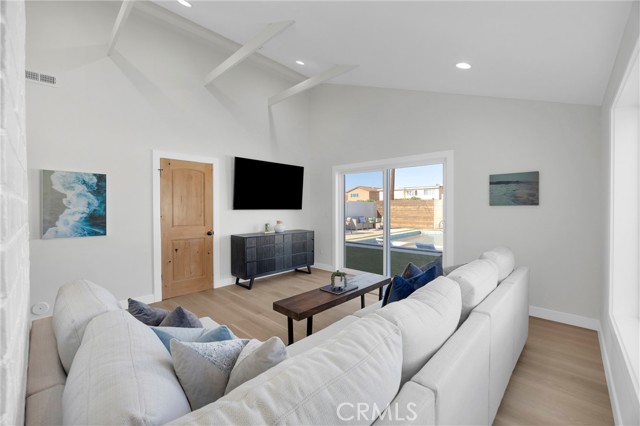 Image 16 of 53 For 8326 Fontainbleau Way