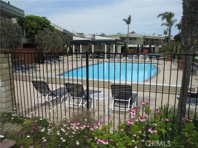 Detail Gallery Image 10 of 11 For 137 Mainsail Ct, Port Hueneme,  CA 93041 - 3 Beds | 2/1 Baths