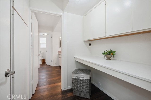 5254 Don Pio Drive, Woodland Hills CA: https://media.crmls.org/medias/7882706a-ea66-4dc7-9bad-acfb33ea484e.jpg