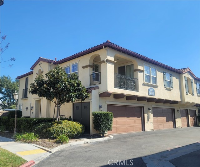 2750 Oak Hill Drive, Ontario CA: https://media.crmls.org/medias/7882bc2f-1b80-4dc2-abf6-359e869756eb.jpg