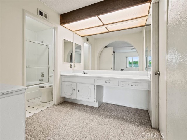 25582 Old Course Way, Valencia CA: https://media.crmls.org/medias/78832ad3-2060-4245-94b0-d691f8ade0c2.jpg