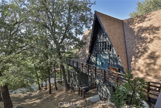 Detail Gallery Image 3 of 43 For 28930 Banff Dr, Lake Arrowhead,  CA 92352 - 3 Beds | 3 Baths