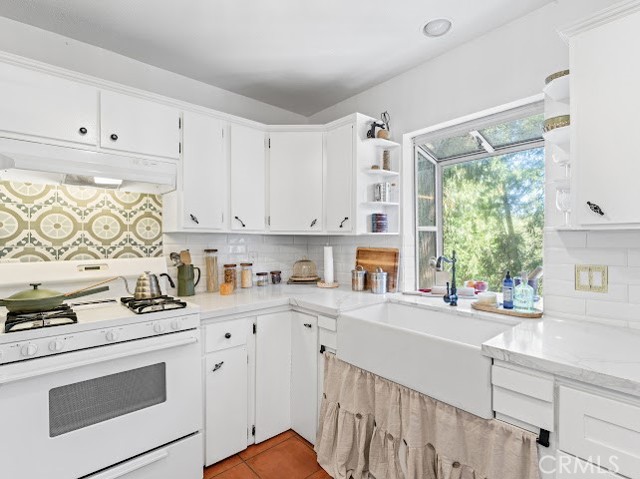24834 Edelweiss Drive, Crestline, CA 92325