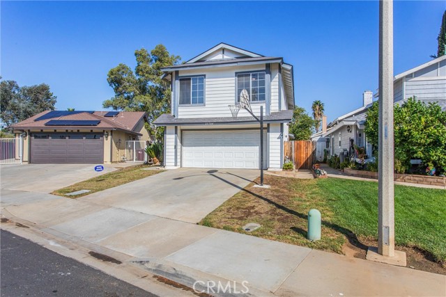 Detail Gallery Image 2 of 33 For 25784 Basil Ct, Moreno Valley,  CA 92553 - 4 Beds | 2/1 Baths