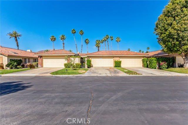 Detail Gallery Image 1 of 17 For 201 Seville Cir, Palm Desert,  CA 92260 - 2 Beds | 2 Baths