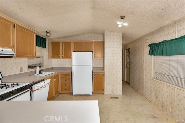 Detail Gallery Image 12 of 28 For 2500 N State Highway 59 #270,  Merced,  CA 95348 - 2 Beds | 2 Baths